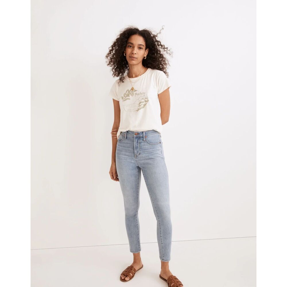 10" High-Rise‎ Skinny Crop Jeans in Carlton Wash